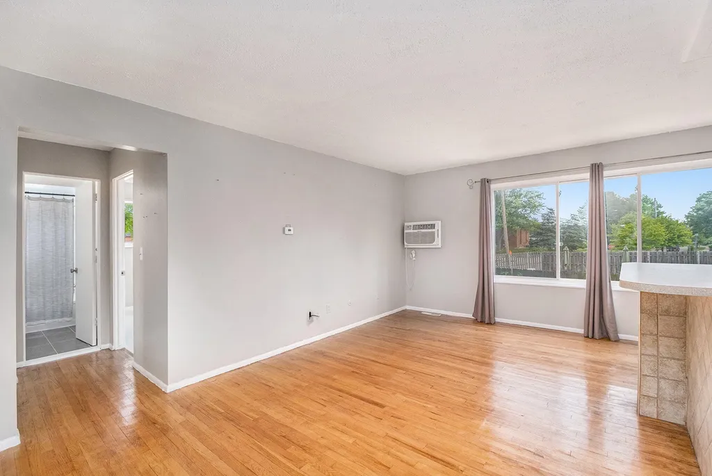 4910 Briarwood Avenue Royal Oak City MI 48073