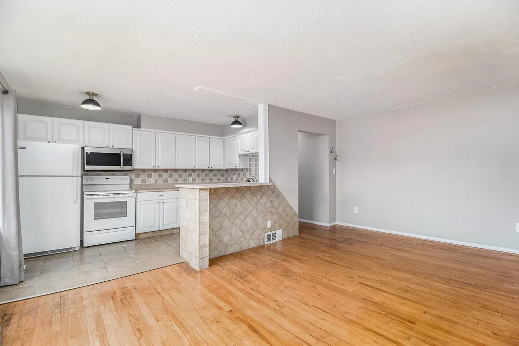 4910 Briarwood Avenue Royal Oak City MI 48073