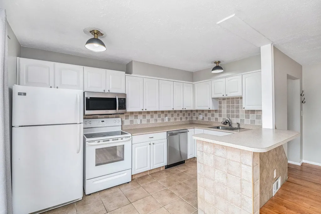 4910 Briarwood Avenue Royal Oak City MI 48073