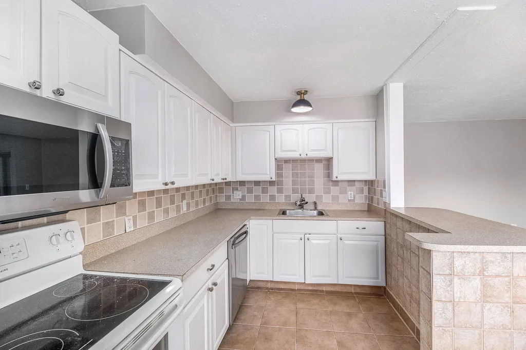 4910 Briarwood Avenue Royal Oak City MI 48073