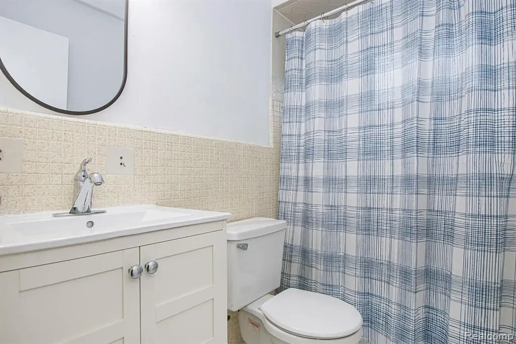 4839 Mansfield Avenue Royal Oak City MI 48073