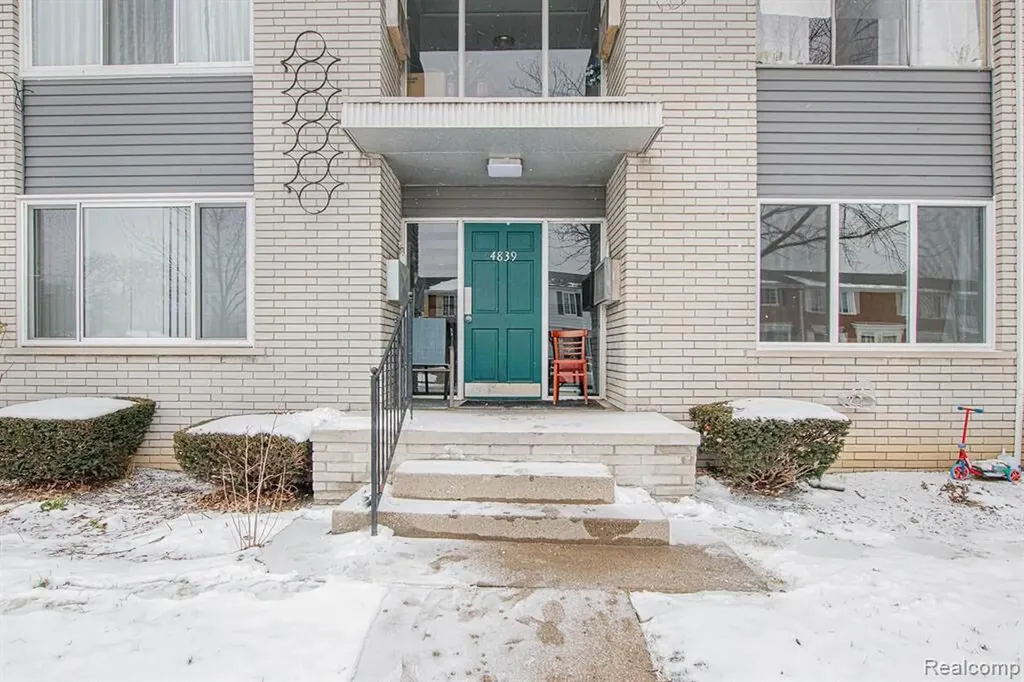 4839 Mansfield Avenue Royal Oak City MI 48073