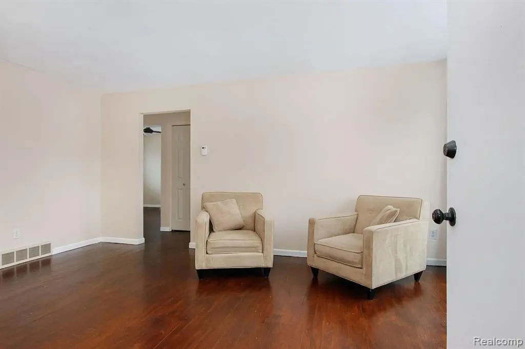 4839 Mansfield Avenue Royal Oak City MI 48073