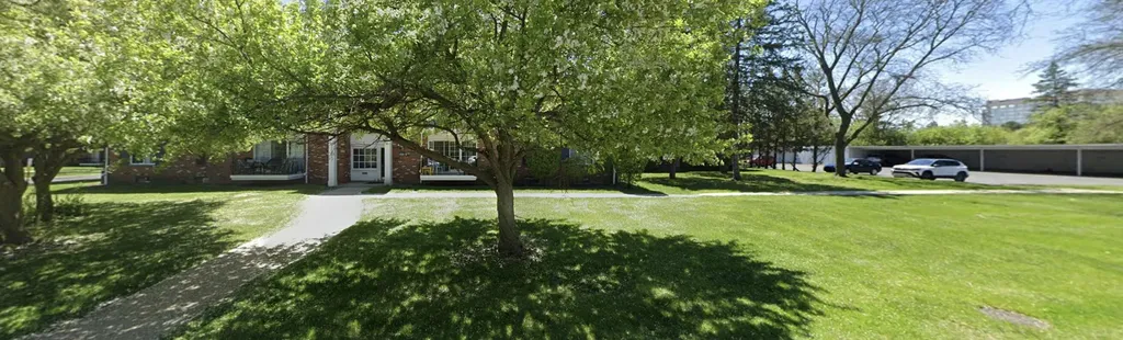 416 S Fox Hills Drive S Bloomfield Charter Township MI 48304