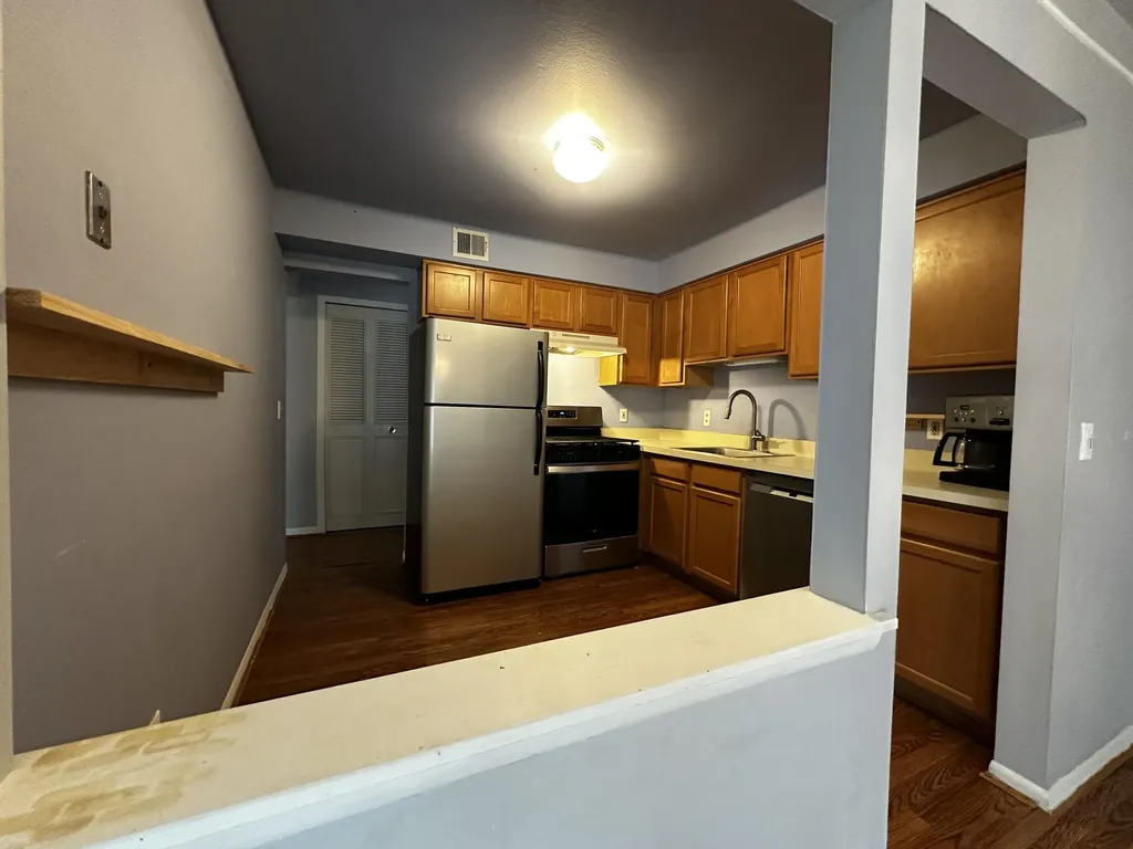 416 S Fox Hills Drive S Bloomfield Charter Township MI 48304