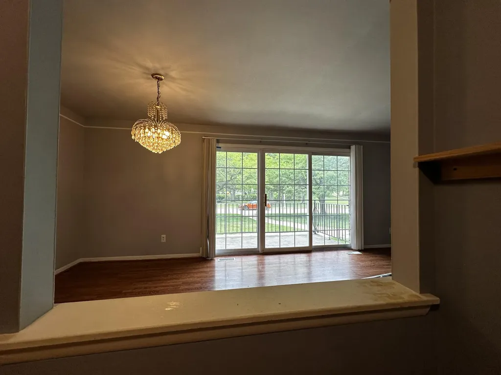 416 S Fox Hills Drive S Bloomfield Charter Township MI 48304