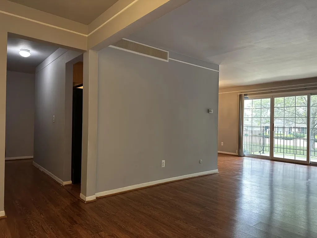 416 S Fox Hills Drive S Bloomfield Charter Township MI 48304