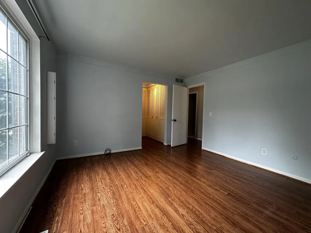 416 S Fox Hills Drive S Bloomfield Charter Township MI 48304