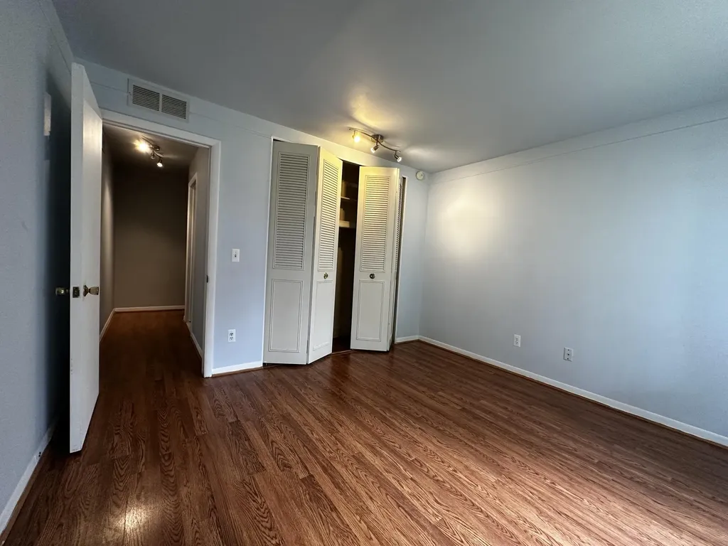 416 S Fox Hills Drive S Bloomfield Charter Township MI 48304