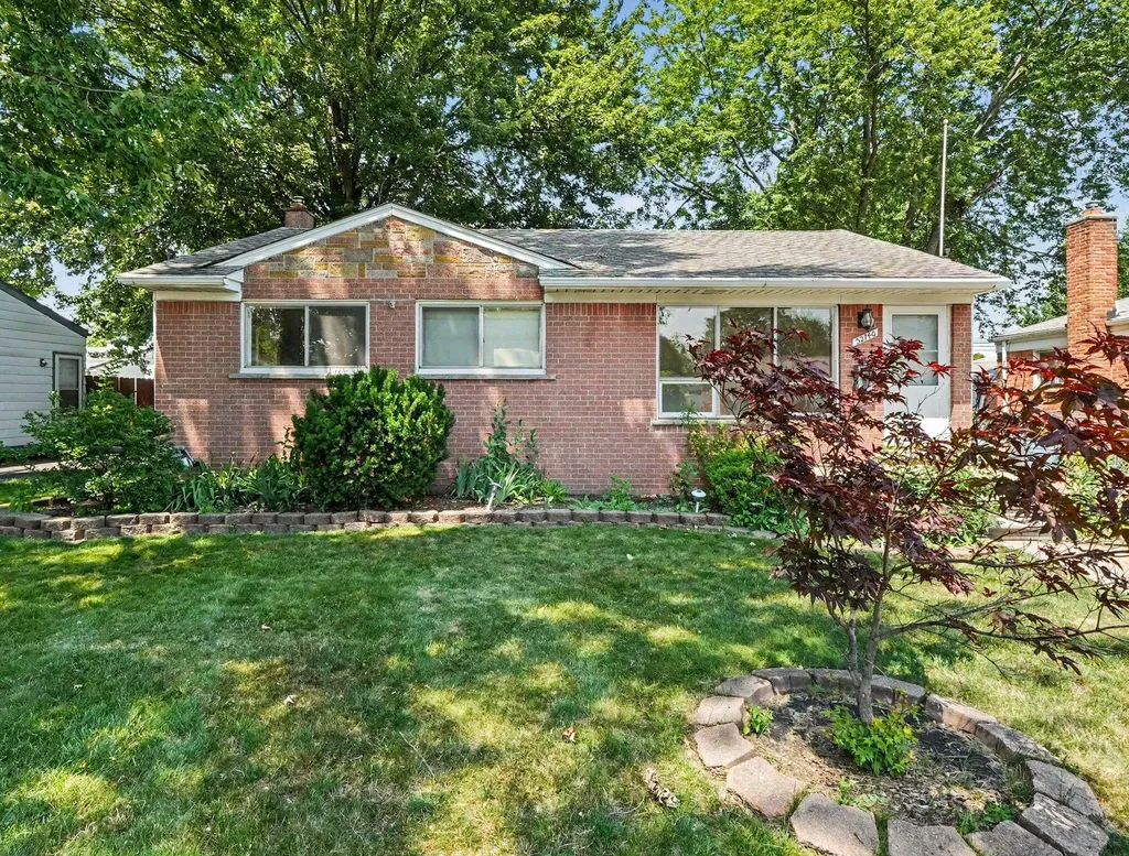 32740 Grandview Avenue Westland City MI 48186