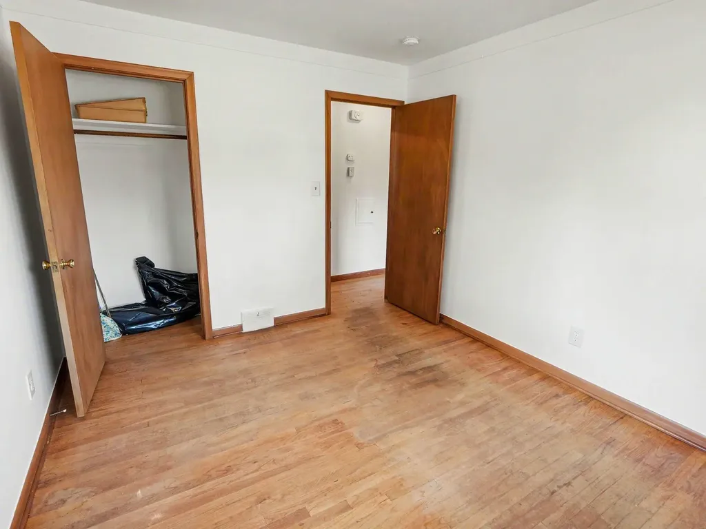 32740 Grandview Avenue Westland City MI 48186