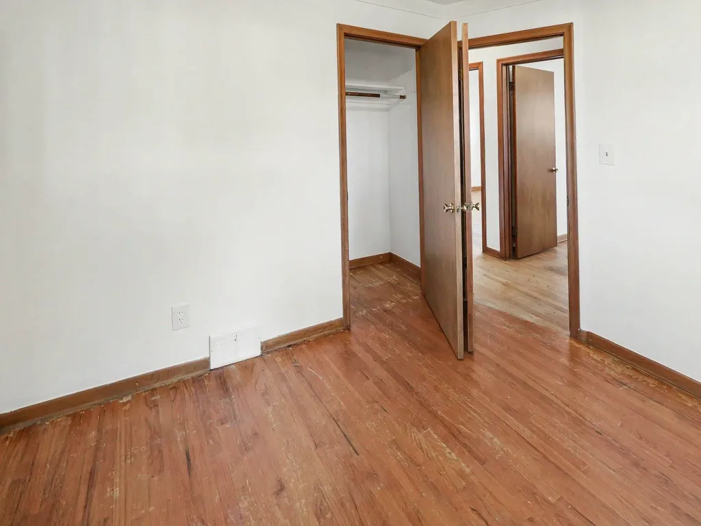 32740 Grandview Avenue Westland City MI 48186