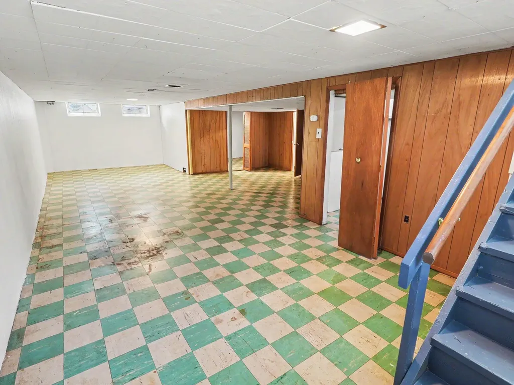 32740 Grandview Avenue Westland City MI 48186