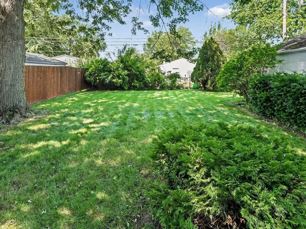 32740 Grandview Avenue Westland City MI 48186