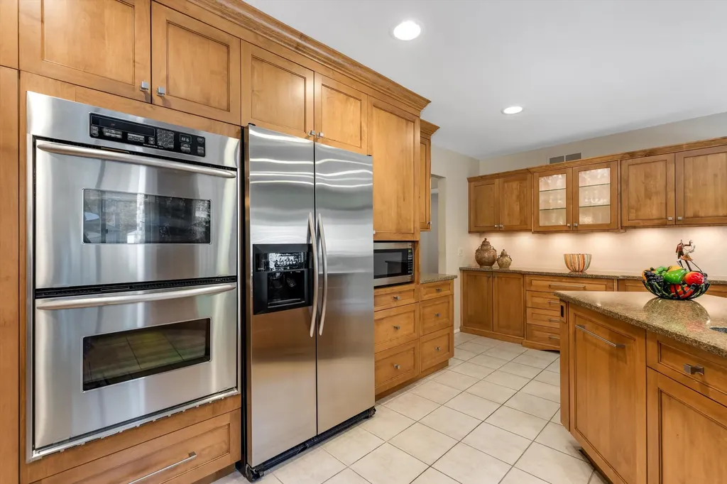 35126 Quaker Way Farmington Hills City MI 48331