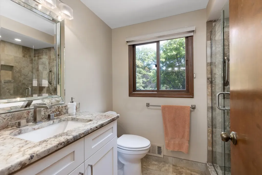 35126 Quaker Way Farmington Hills City MI 48331