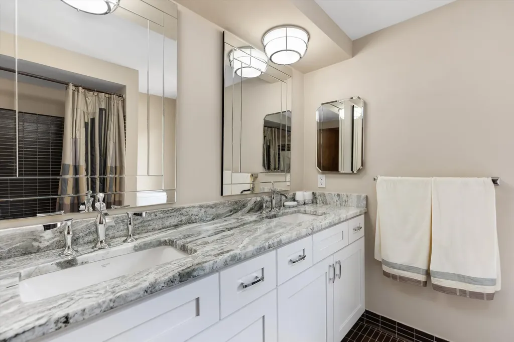 35126 Quaker Way Farmington Hills City MI 48331