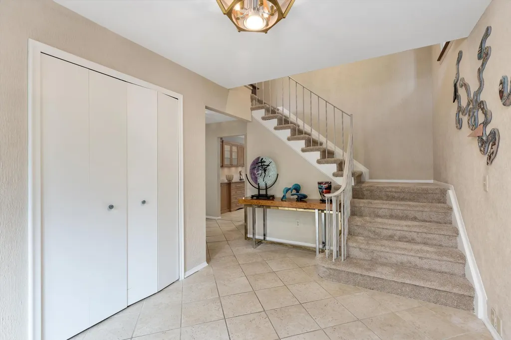 35126 Quaker Way Farmington Hills City MI 48331