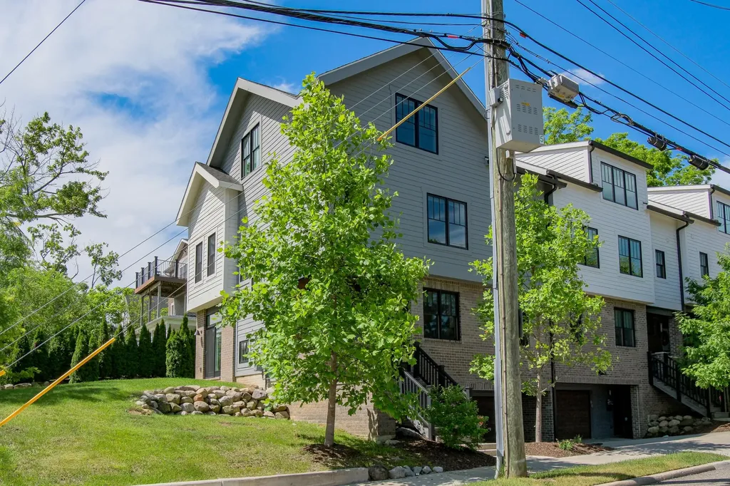 103 W Davis Avenue Ann Arbor City MI 48103