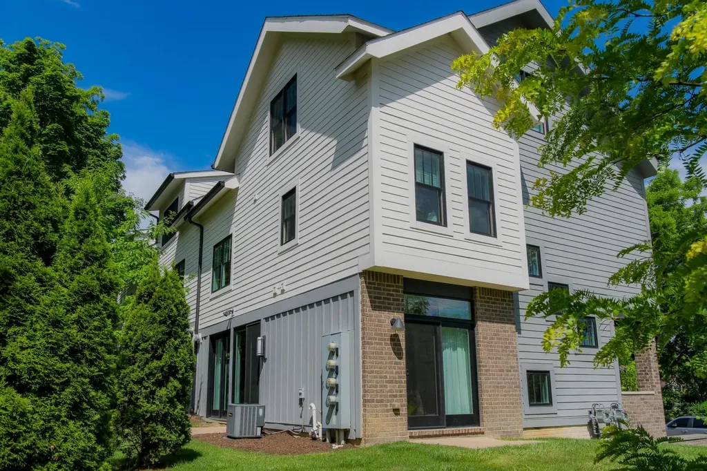103 W Davis Avenue Ann Arbor City MI 48103
