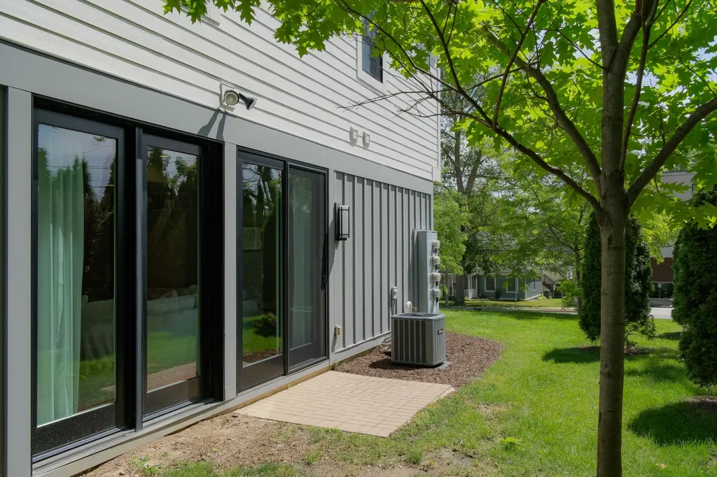 103 W Davis Avenue Ann Arbor City MI 48103