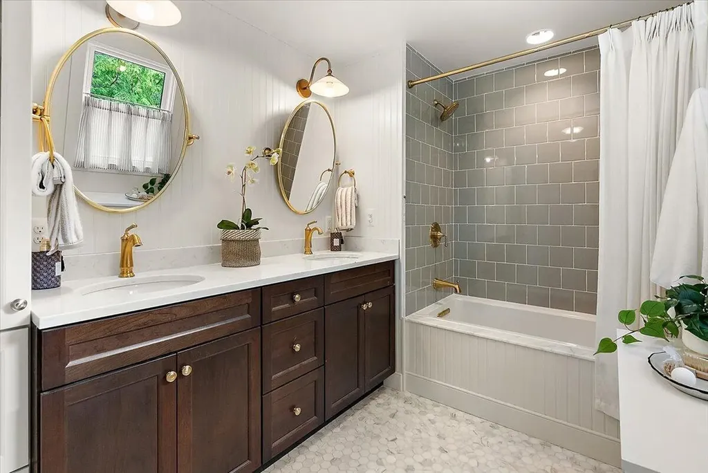 1575 Earhart Road Ann Arbor Charter Township MI 48105