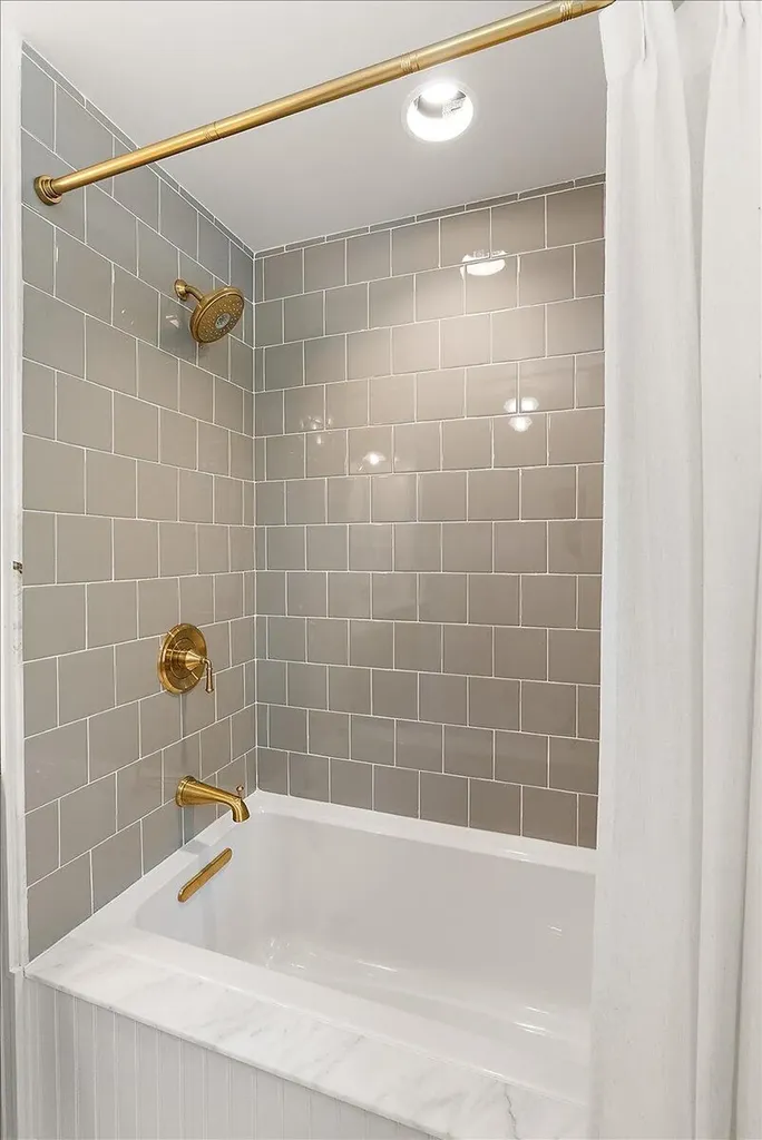 1575 Earhart Road Ann Arbor Charter Township MI 48105