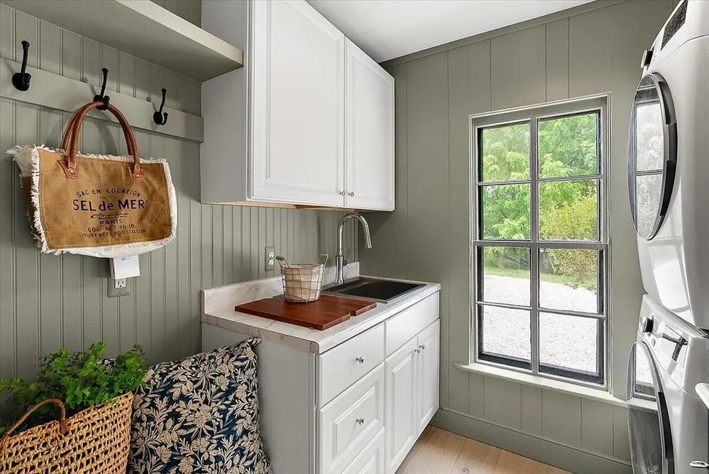 1575 Earhart Road Ann Arbor Charter Township MI 48105