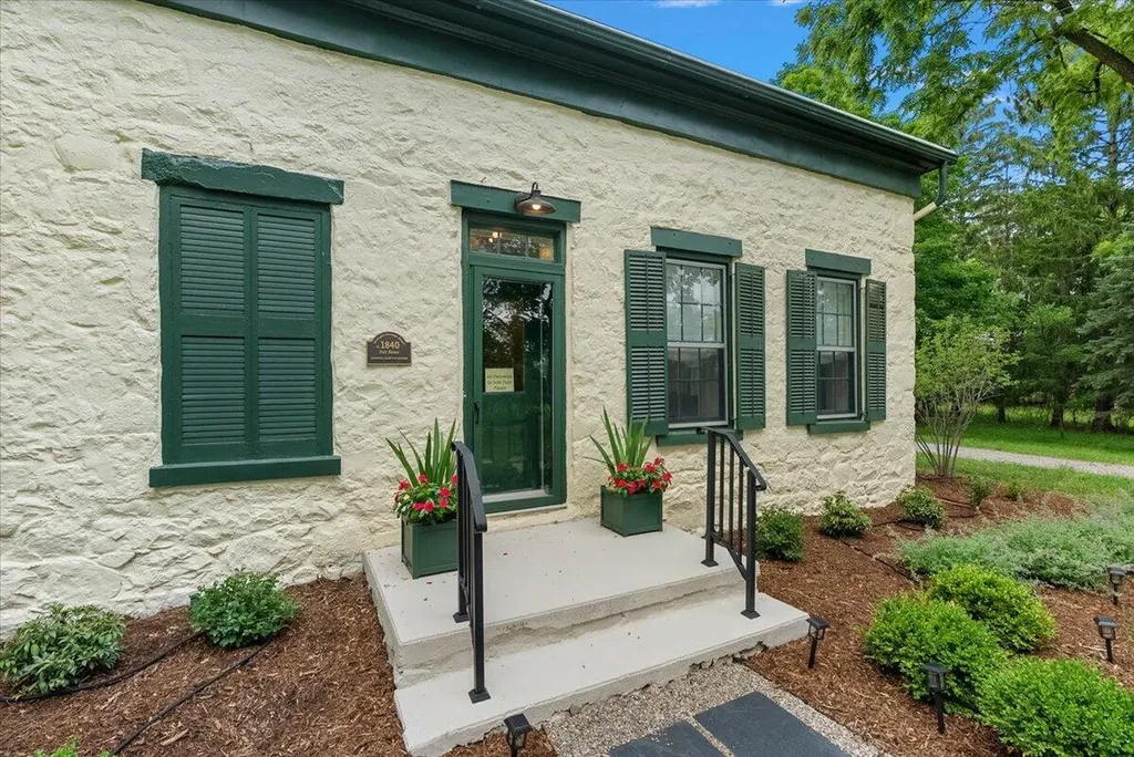 1575 Earhart Road Ann Arbor Charter Township MI 48105