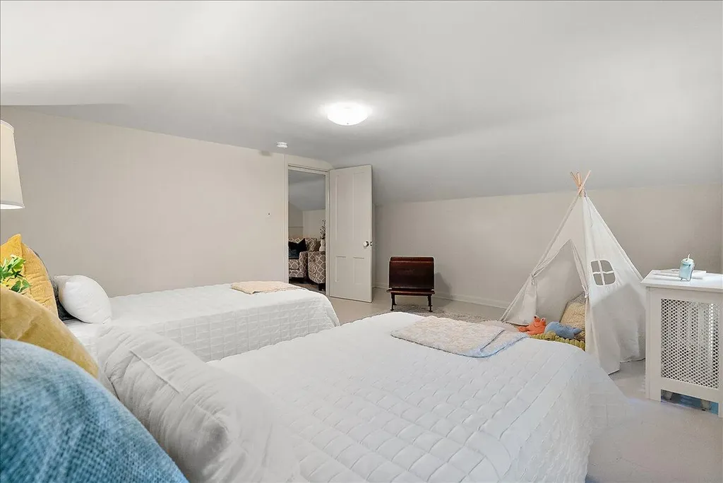 1575 Earhart Road Ann Arbor Charter Township MI 48105