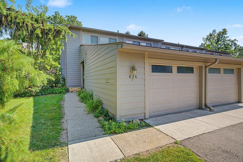 624 Watersedge Drive Ann Arbor City MI 48105