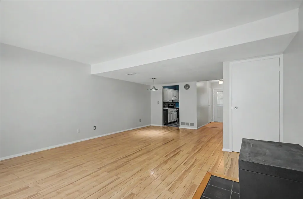 624 Watersedge Drive Ann Arbor City MI 48105