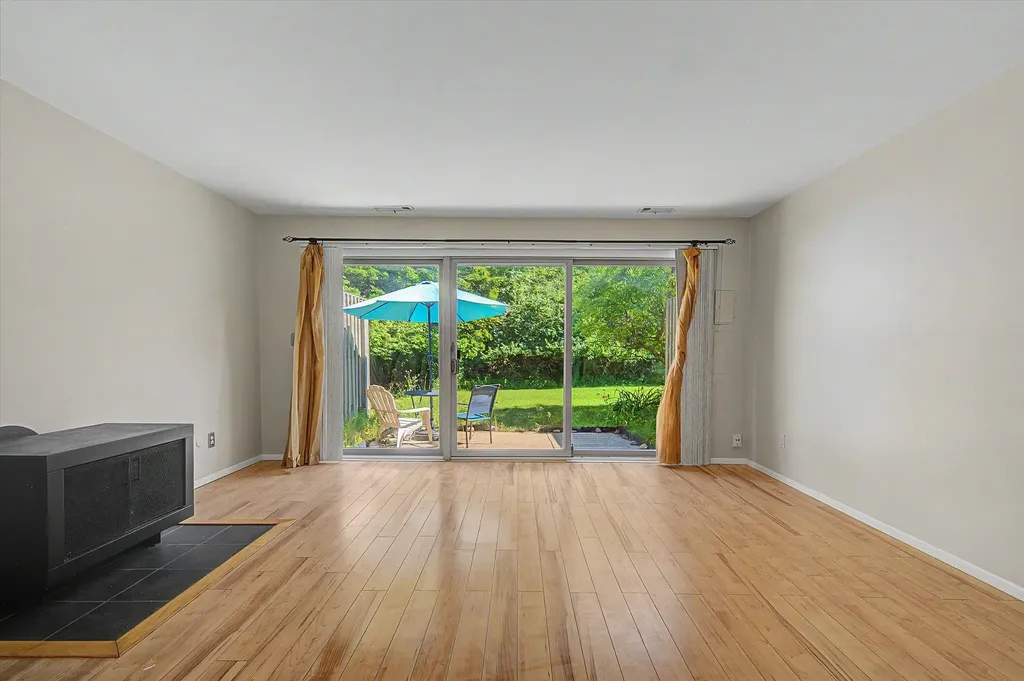 624 Watersedge Drive Ann Arbor City MI 48105