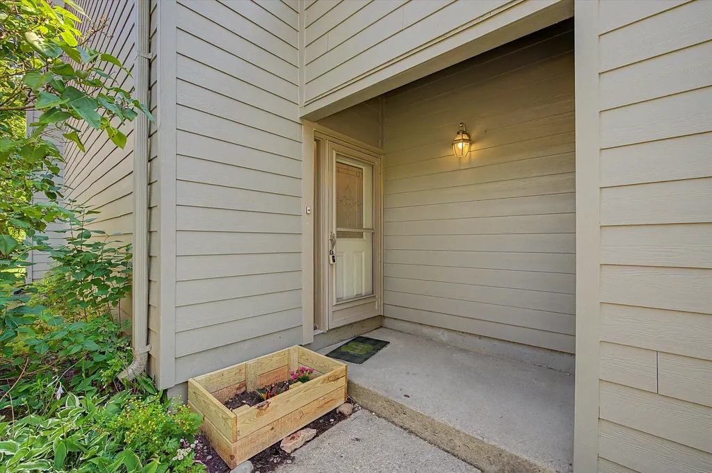 624 Watersedge Drive Ann Arbor City MI 48105