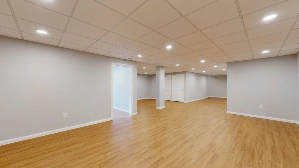 3019 N Spurway Drive Ann Arbor City MI 48105