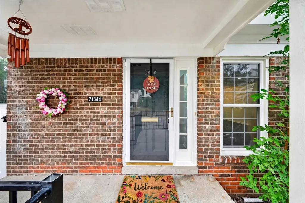 21344 E Glen Haven Circle Novi City MI 48167