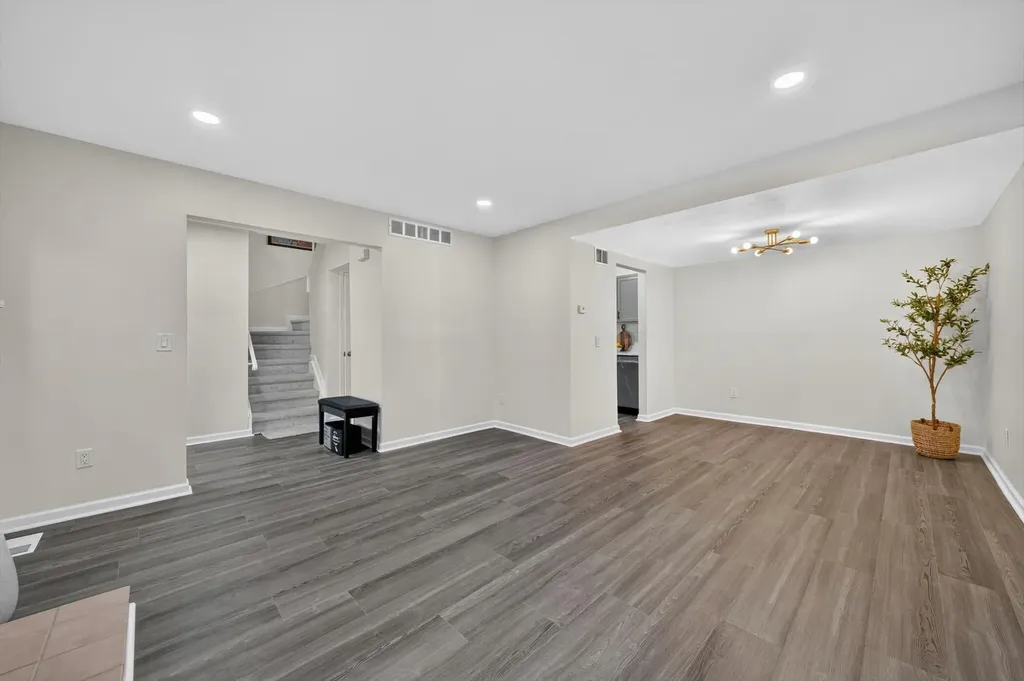 21344 E Glen Haven Circle Novi City MI 48167