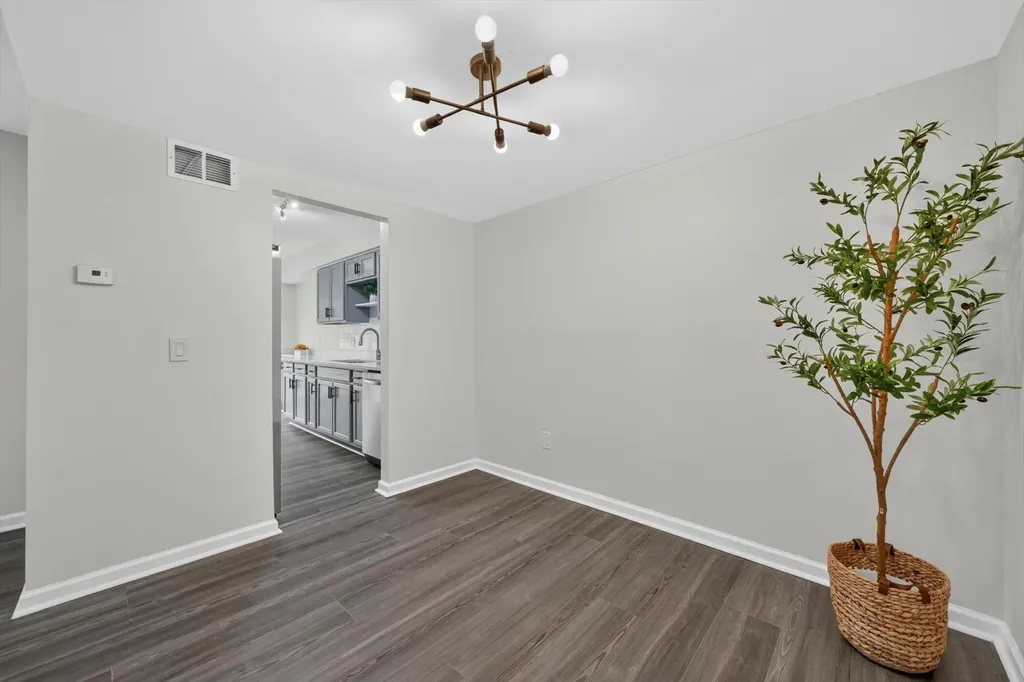 21344 E Glen Haven Circle Novi City MI 48167
