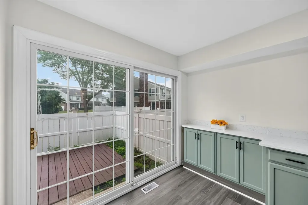 21344 E Glen Haven Circle Novi City MI 48167