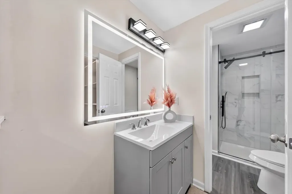 21344 E Glen Haven Circle Novi City MI 48167