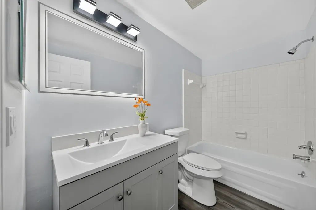 21344 E Glen Haven Circle Novi City MI 48167