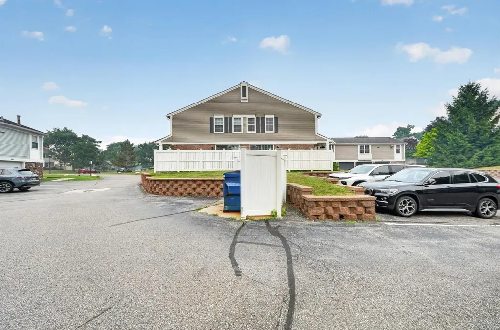 21344 E Glen Haven Circle Novi City MI 48167