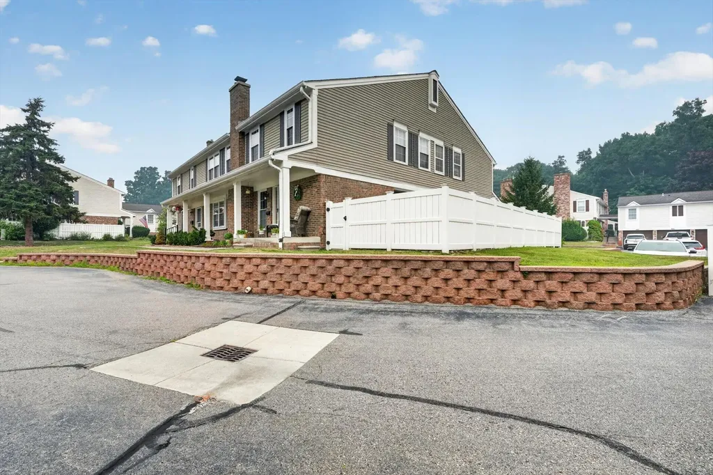 21344 E Glen Haven Circle Novi City MI 48167