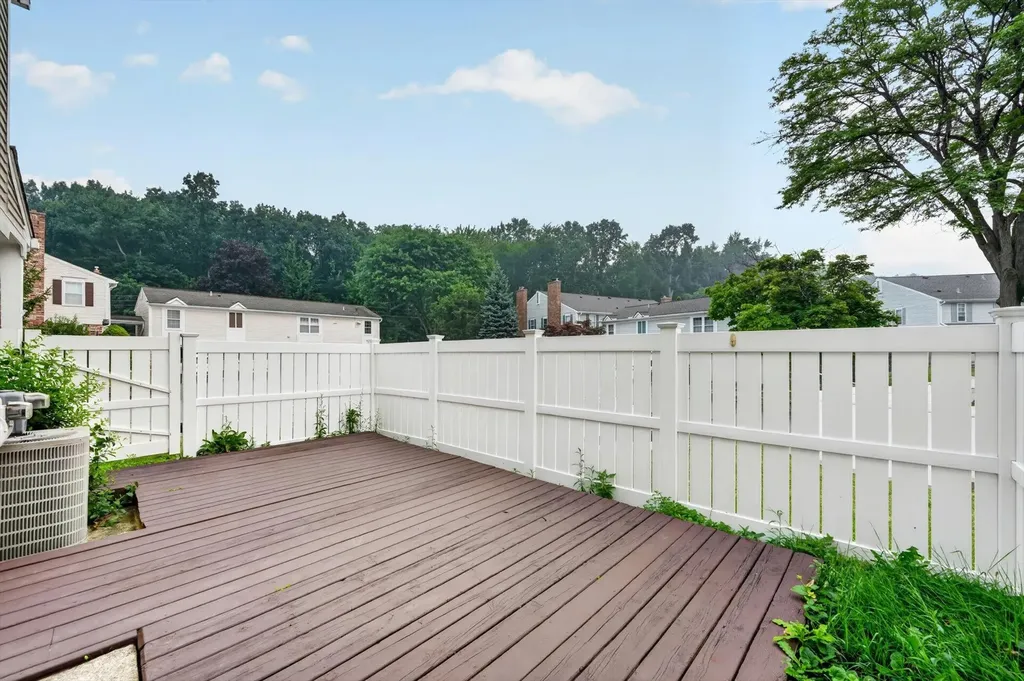 21344 E Glen Haven Circle Novi City MI 48167