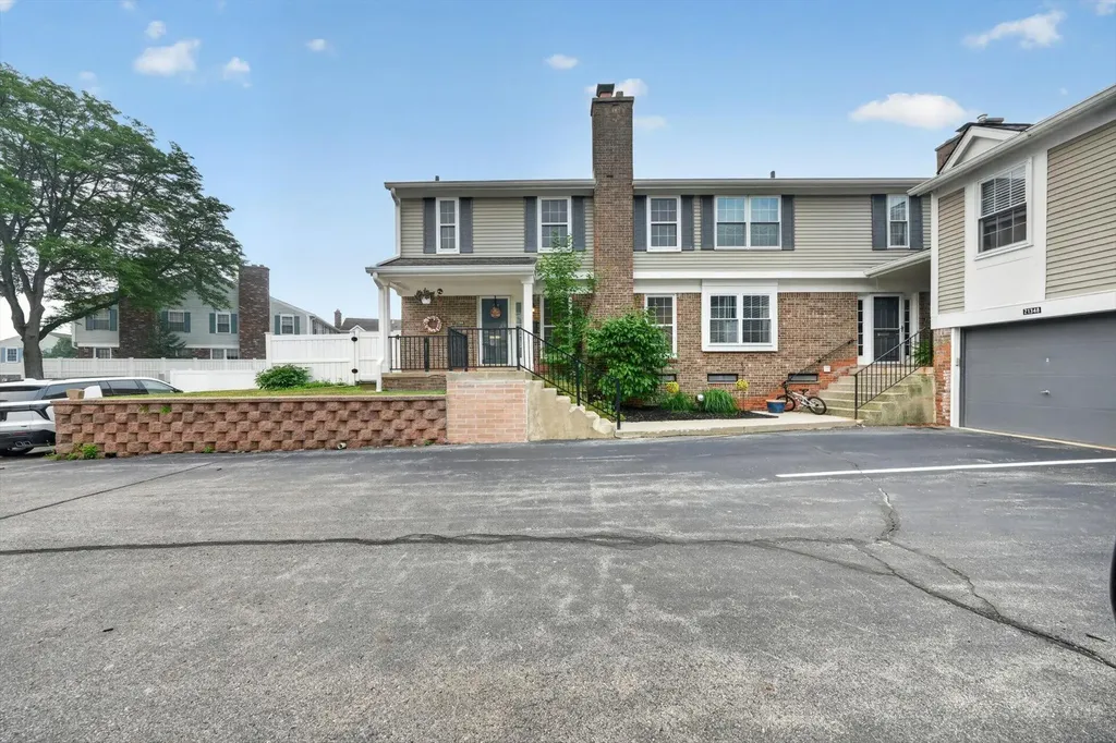 21344 E Glen Haven Circle Novi City MI 48167