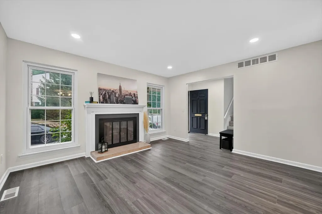 21344 E Glen Haven Circle Novi City MI 48167