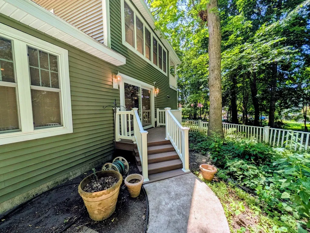 800 W Willis Road York Charter Township MI 48176