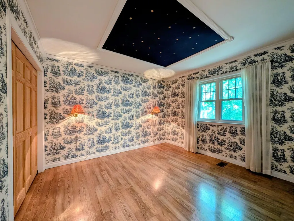 800 W Willis Road York Charter Township MI 48176