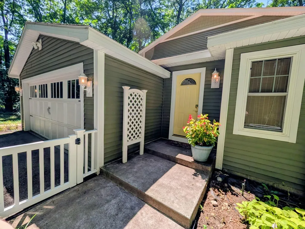 800 W Willis Road York Charter Township MI 48176