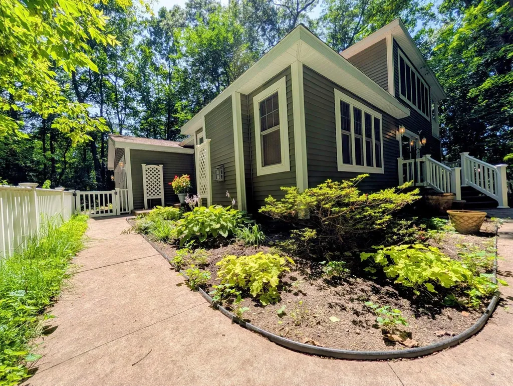 800 W Willis Road York Charter Township MI 48176